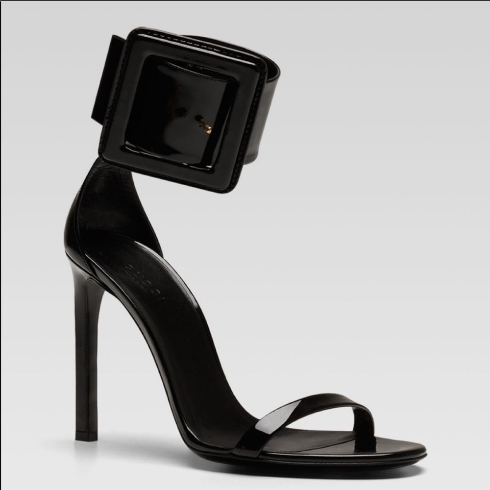 ISO Gucci Victoire sandals